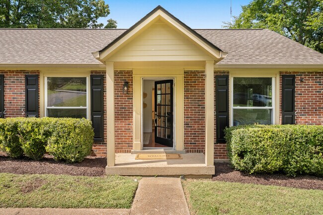 Building Photo - 5708 Vine Ridge Dr
