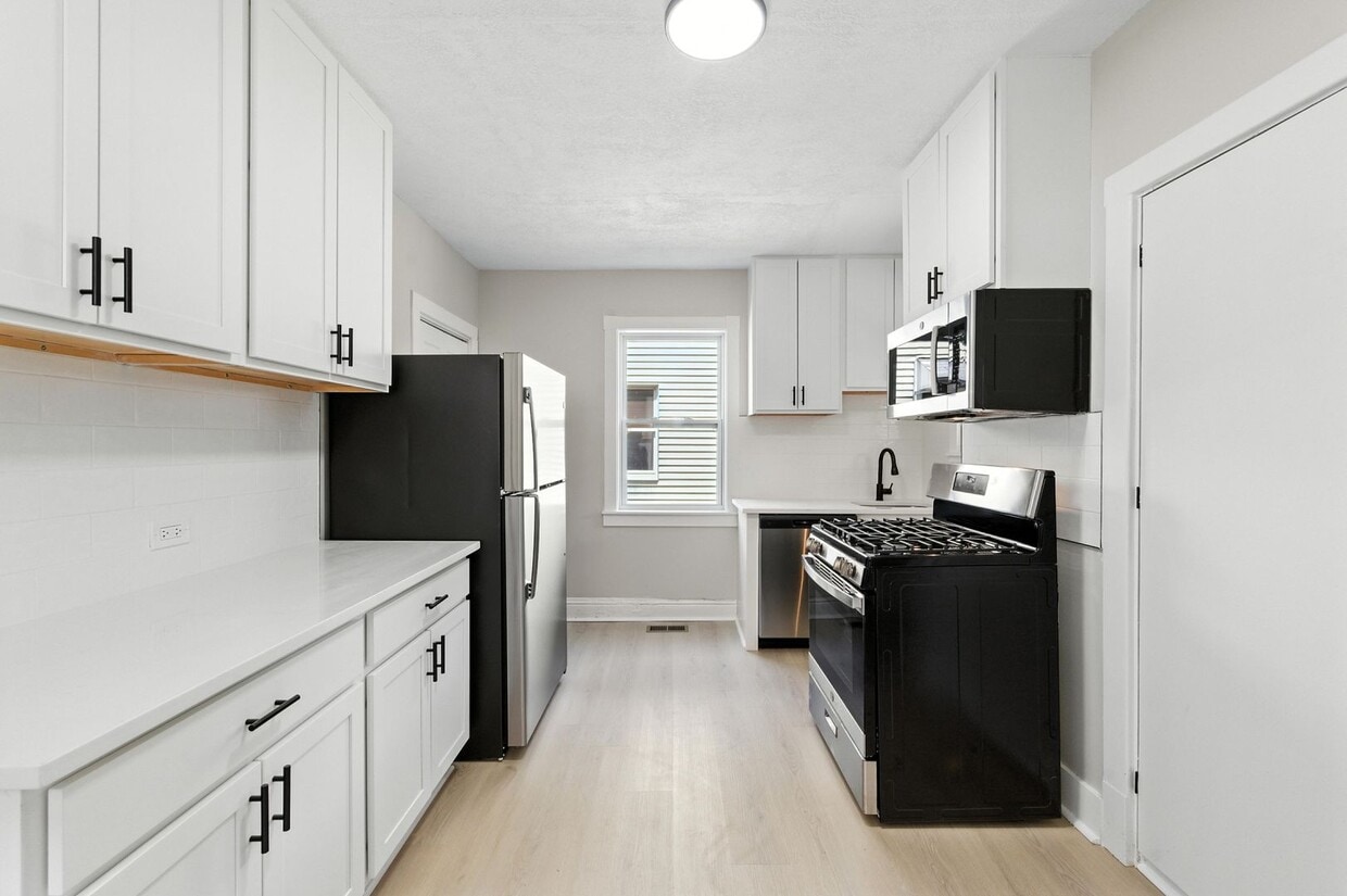 Primary Photo - Fully renovated 3 bedroom home in Ambridge...