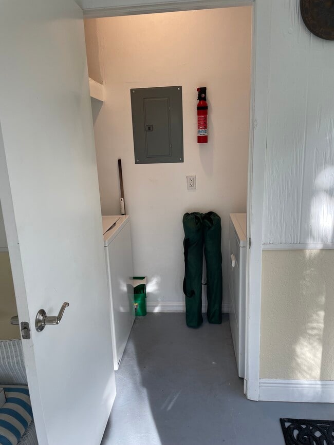 Laundry - 16160 Dublin Cir