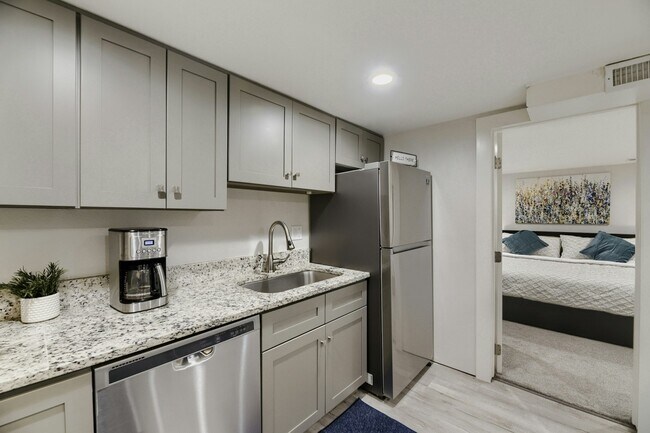 Foto del edificio - 9875 E 22nd Ave
