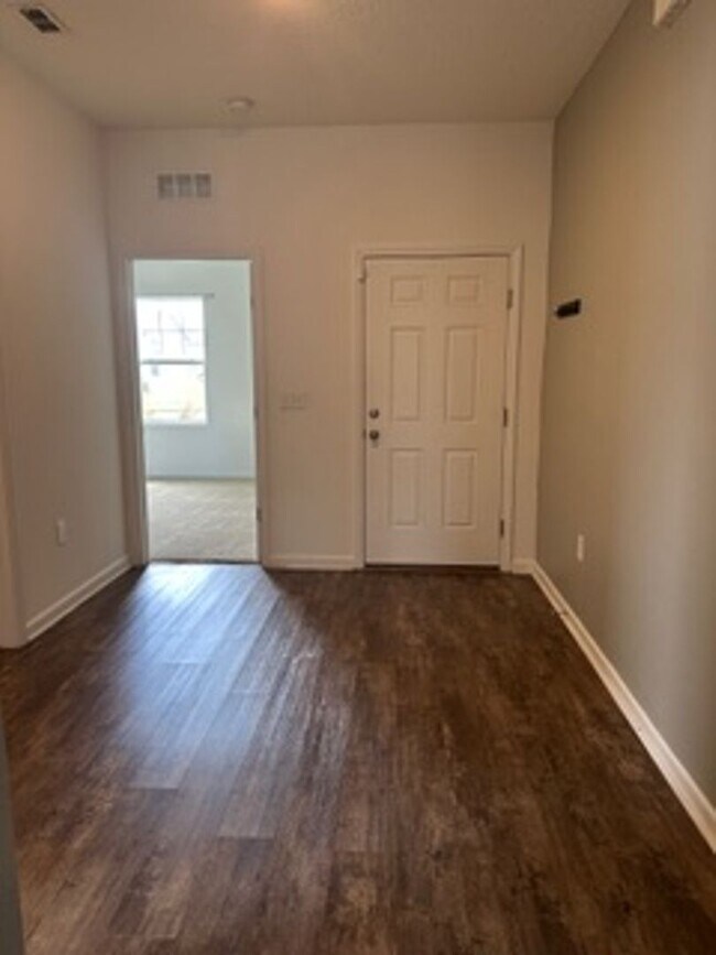 Building Photo - 16119 Florets Dr