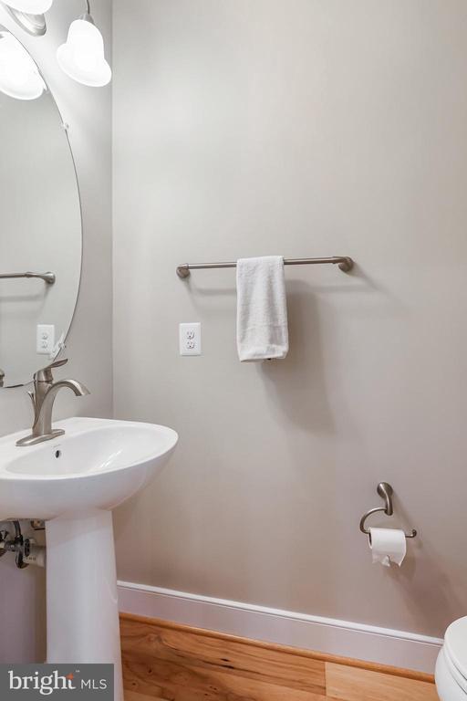 Foto del edificio - 2205 Richmond Hwy