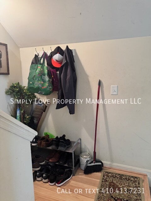 Building Photo - 6520 Lake Park Dr