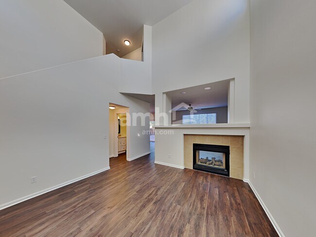 Foto del edificio - 4990 Hawk Meadow Dr