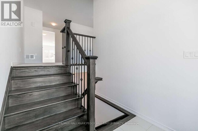 Photo du bâtiment - 98 Isabella Dr