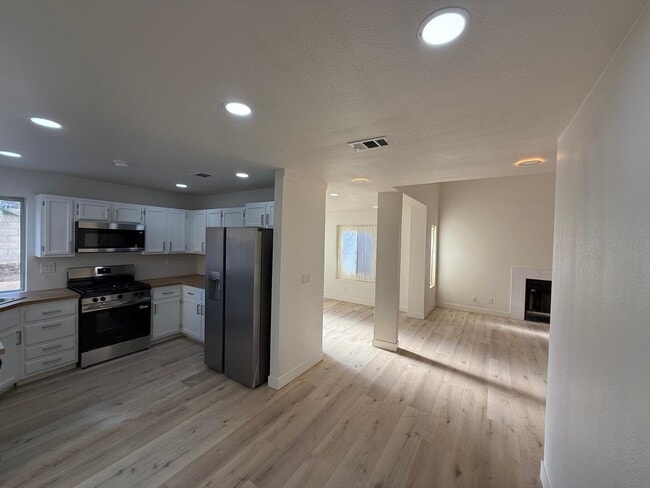 Building Photo - 3305 Paragon Dr