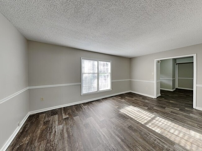 Foto del edificio - 7222 Lea Wood Ln