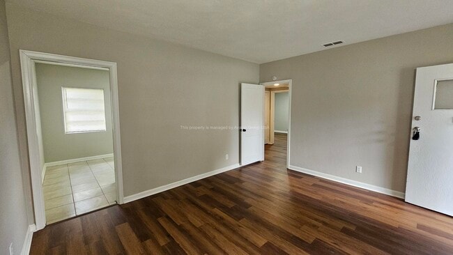 Building Photo - 1341 Hollyhock Cir E