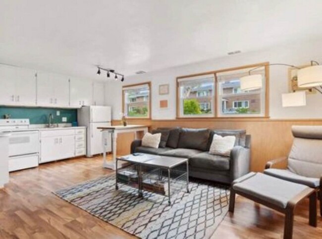 Foto del edificio - 5107 Wallace Ave