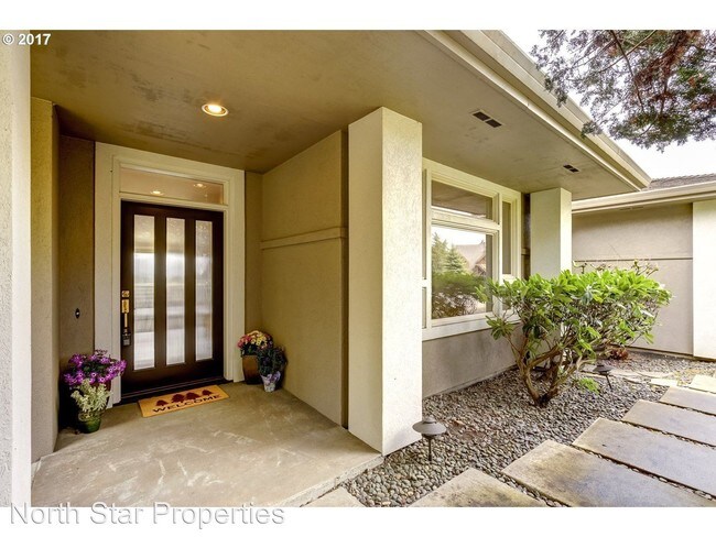 Foto del edificio - 7916 NW Hawkins Blvd
