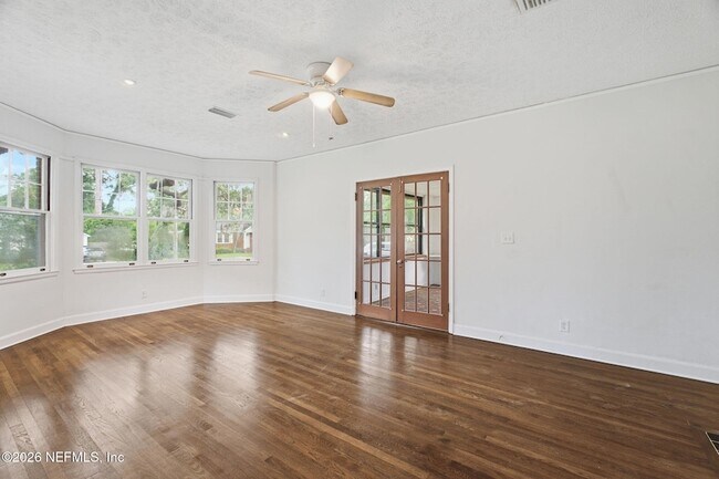 Building Photo - 1406 Palmer Terrace