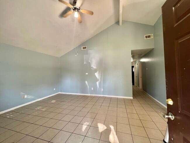 Foto del edificio - 2521 S Pearland Ave