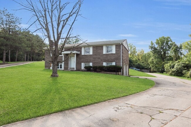 Photo - 2700 Queenswood Dr. House