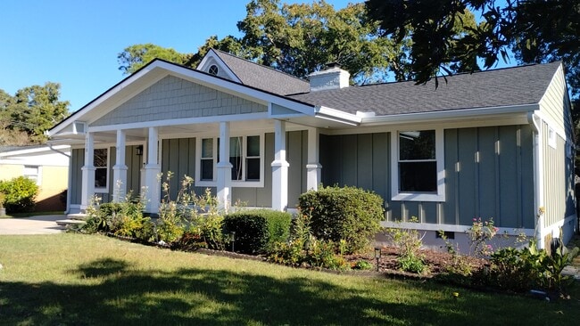 Building Photo - 710 Yucca Ave