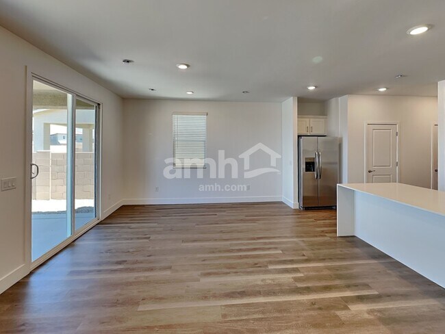 Foto del edificio - 9617 Harkes Dr