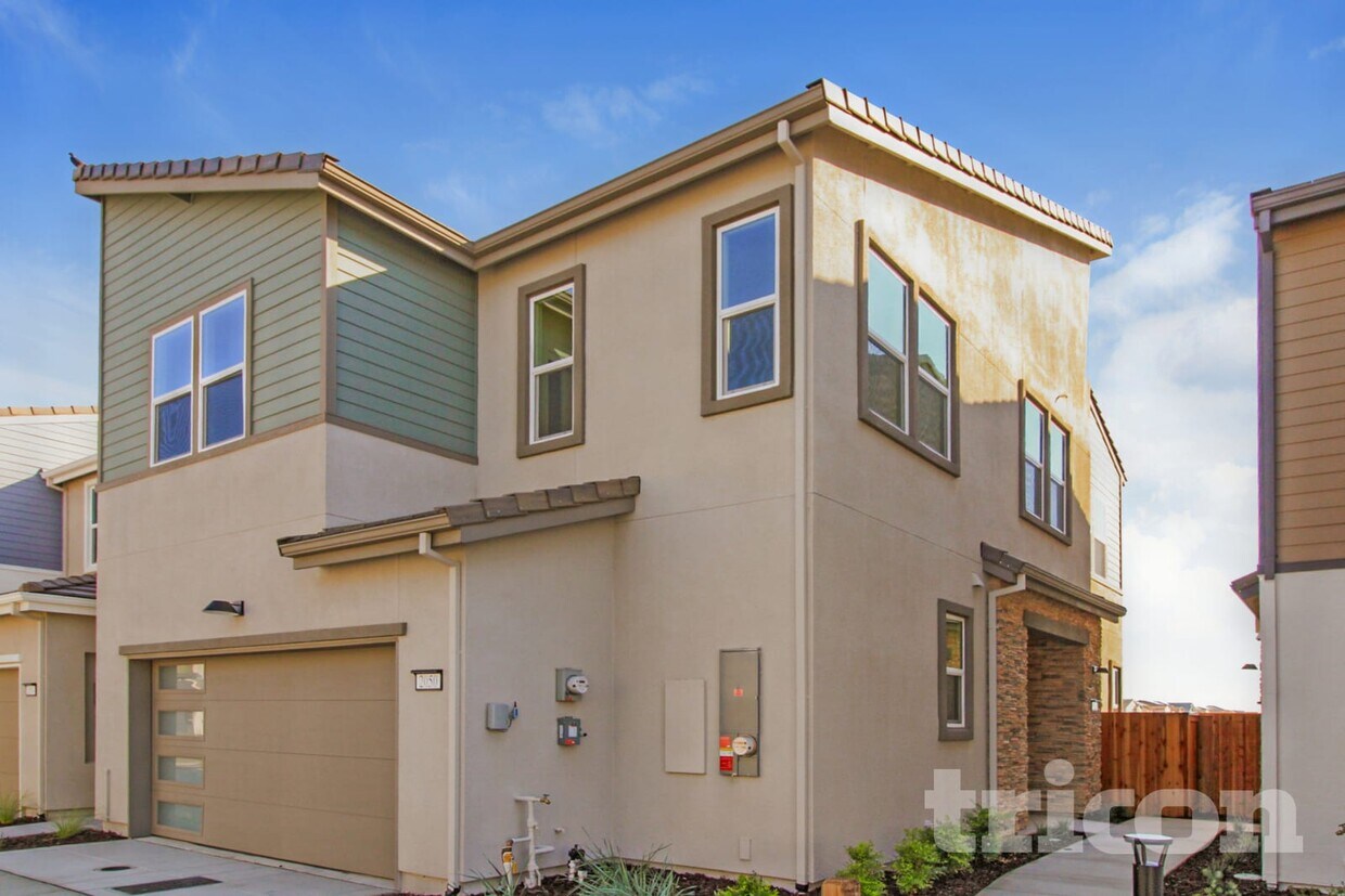 Primary Photo - 2050 Delta Vw Ave