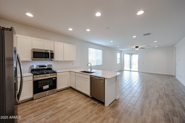 Building Photo - 17341 W Smoketree Dr