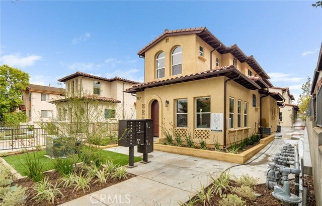Building Photo - 747 S Stoneman Ave