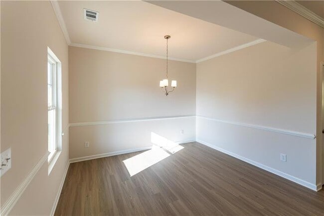 Building Photo - 530 River Run Dr
