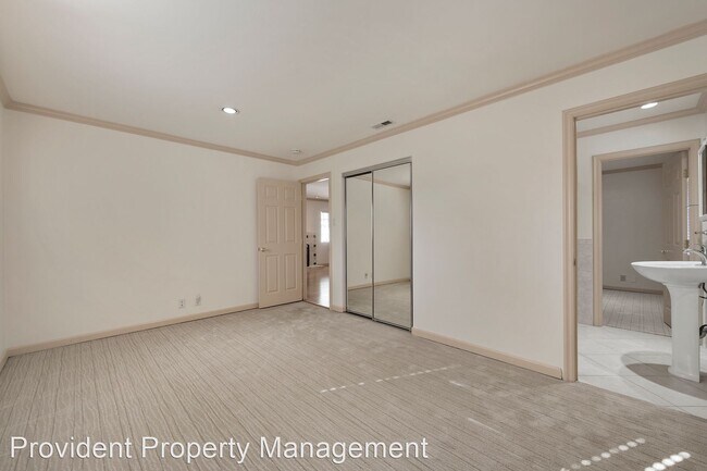 Building Photo - 3 br, 2 bath House - 1443 Blackstone Avenue