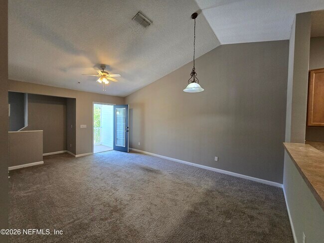 Foto del edificio - 575 Oakleaf Plantation Pkwy