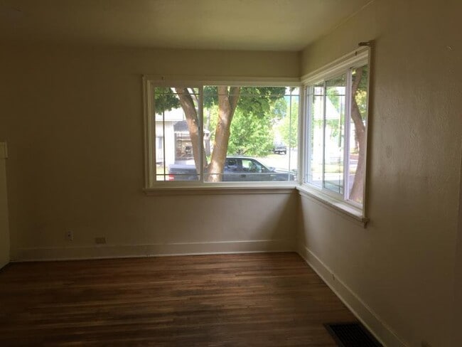 Foto del edificio - 504 Montana Ave