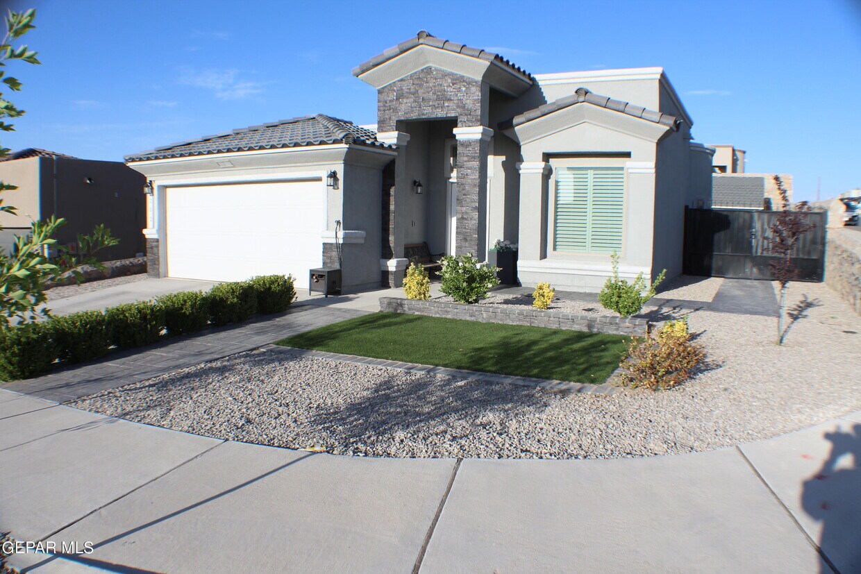 202 Ellesmere Wy, El Paso, TX 79928 House for Rent in El Paso, TX