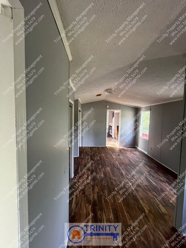 Foto del edificio - Ready for Move-In!