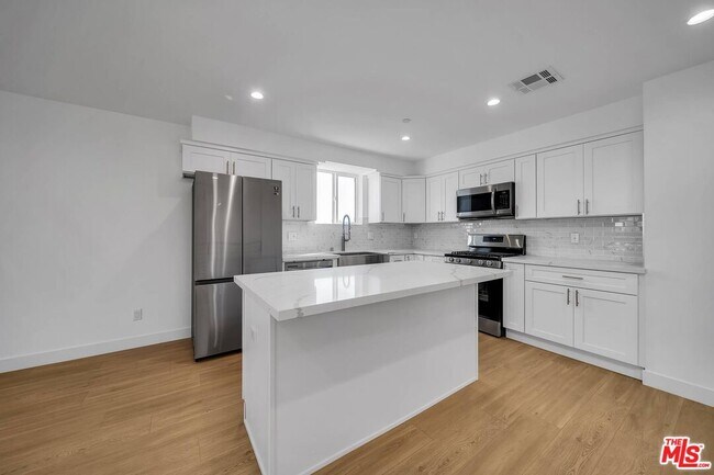 Foto del edificio - 229 N Park View St