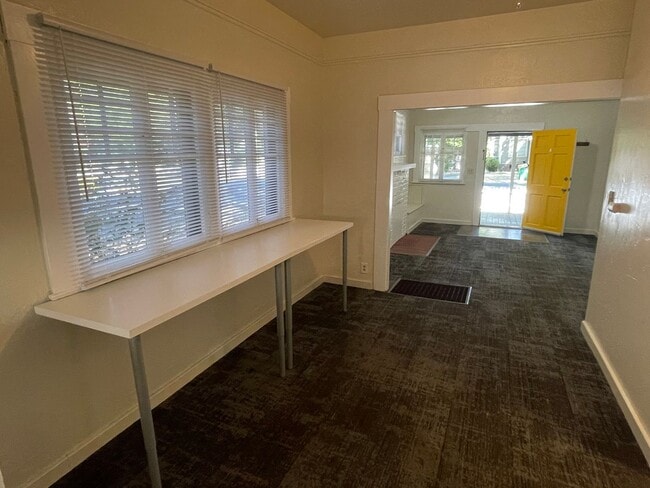 Foto del edificio - 8th &amp; Orient