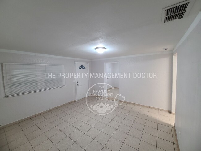 Photo - BRAND NEW RENOVATION! Spacious 5-Bed/2-Bat... House