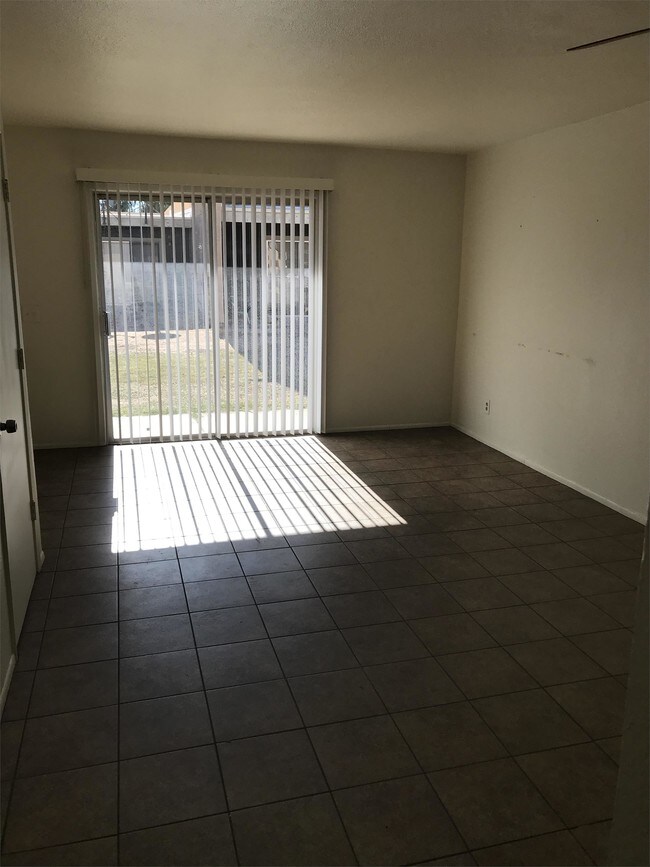 Foto del edificio - 2821 E Kathleen Rd