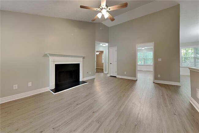 Foto del edificio - 353 Wildwood Ct