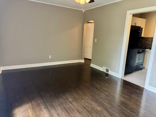Foto del edificio - 1030 E 18th St