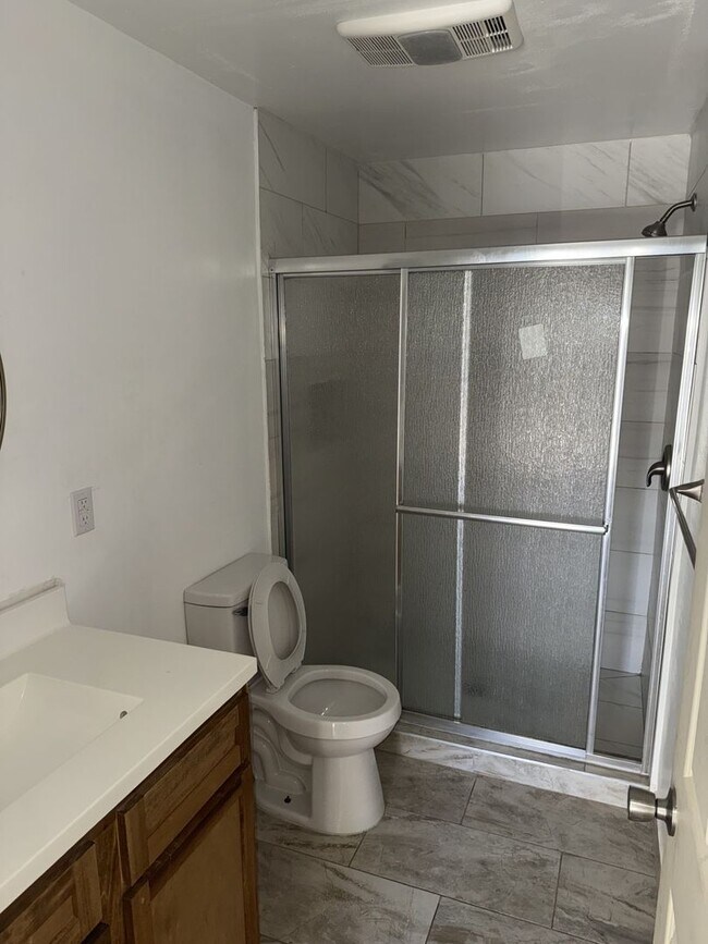 Foto del edificio - 3331 Madison Ave