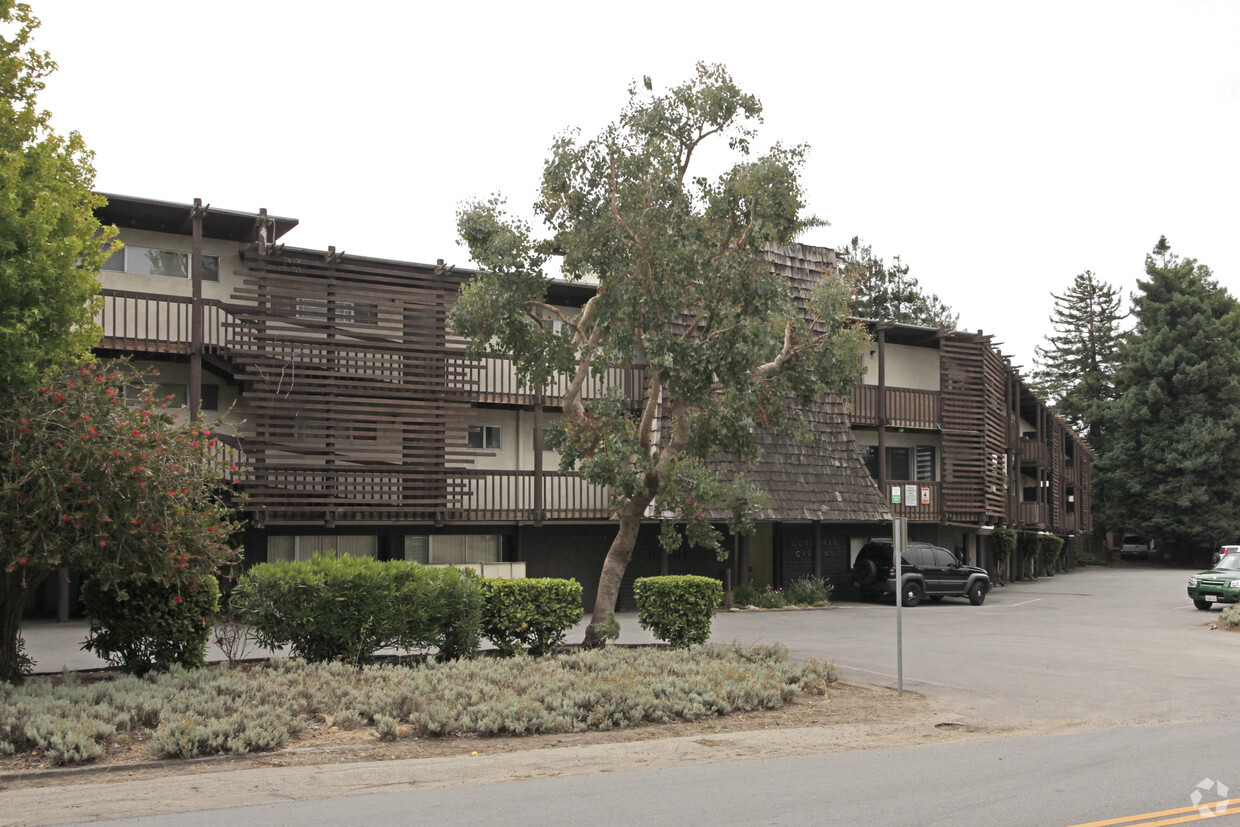 Foto del exterior - Corcoran Gardens Apartments