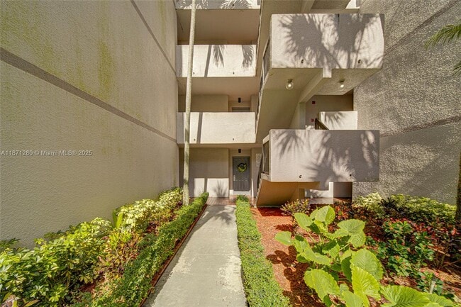 Building Photo - 8810 SW 132nd Pl