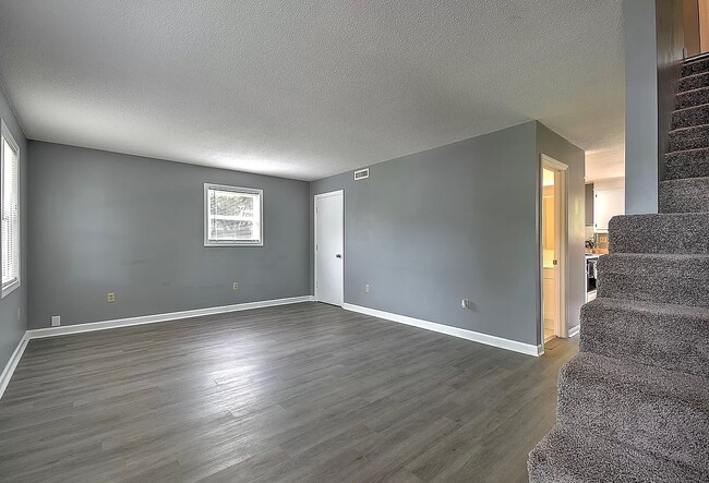 Building Photo - 311 Redstone Dr