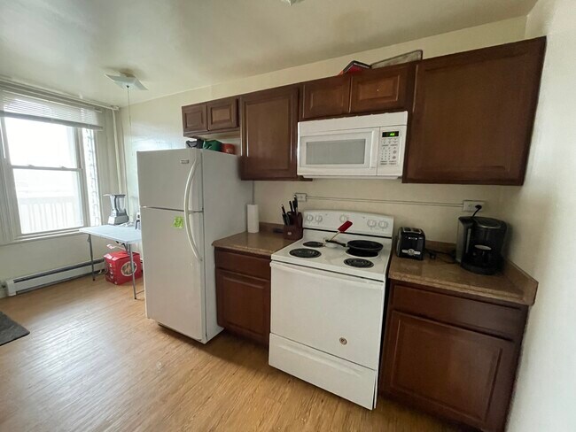 3 habitaciones 2 baños - 1305 N Milwaukee St