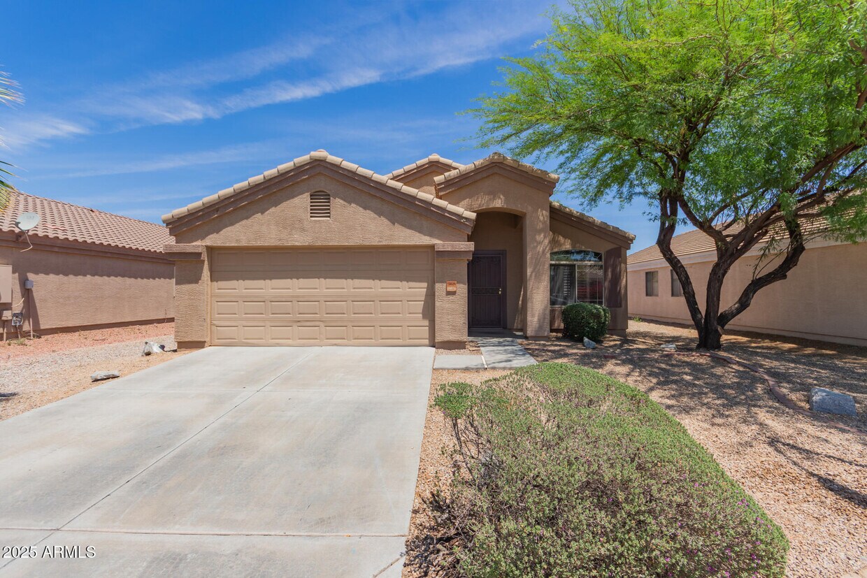 Primary Photo - 10624 W Apache St