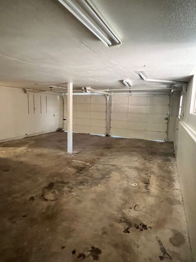 Foto del edificio - 3 Bed, 2 bath house located in Eugene