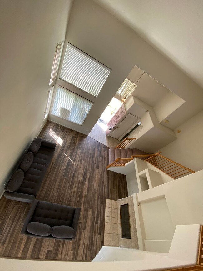 Foto del edificio - 3 Bedroom/2.5 bath - SFR Available August ...