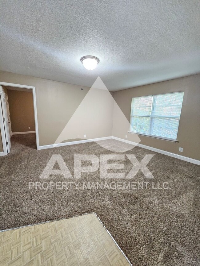 Foto del edificio - MOVE-IN SPECIAL,NO RENT TIL APRIL 1ST! - AVALON APARTMENT HOMES---NICE--2BD - 1BA Apartment off T...