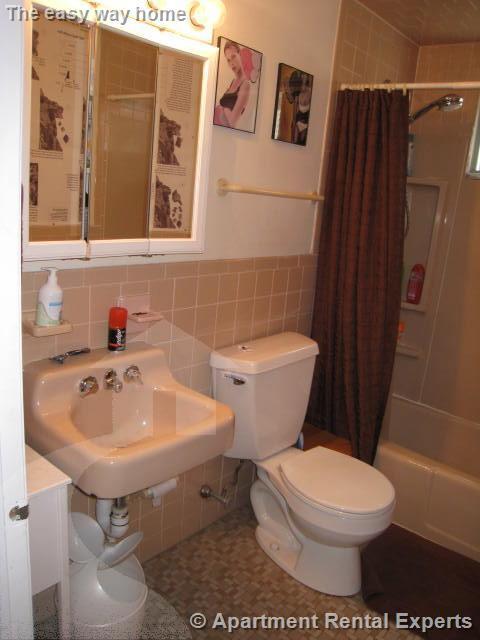 Building Photo - 3 Calvin St