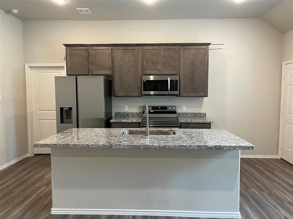 Foto principal - 101 Delaware Dr