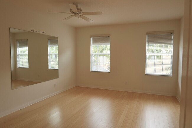 Foto del edificio - 80 Live Oak Cir
