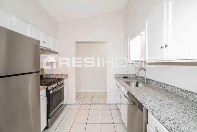 Building Photo - 701 Lapwing Rd