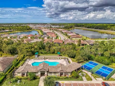 Foto del edificio - 11976 Blazing Star Dr