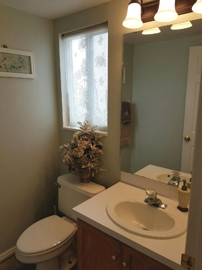 Bathroom - 1270 S 170 W