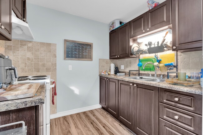 Building Photo - 270 Elizabeth St